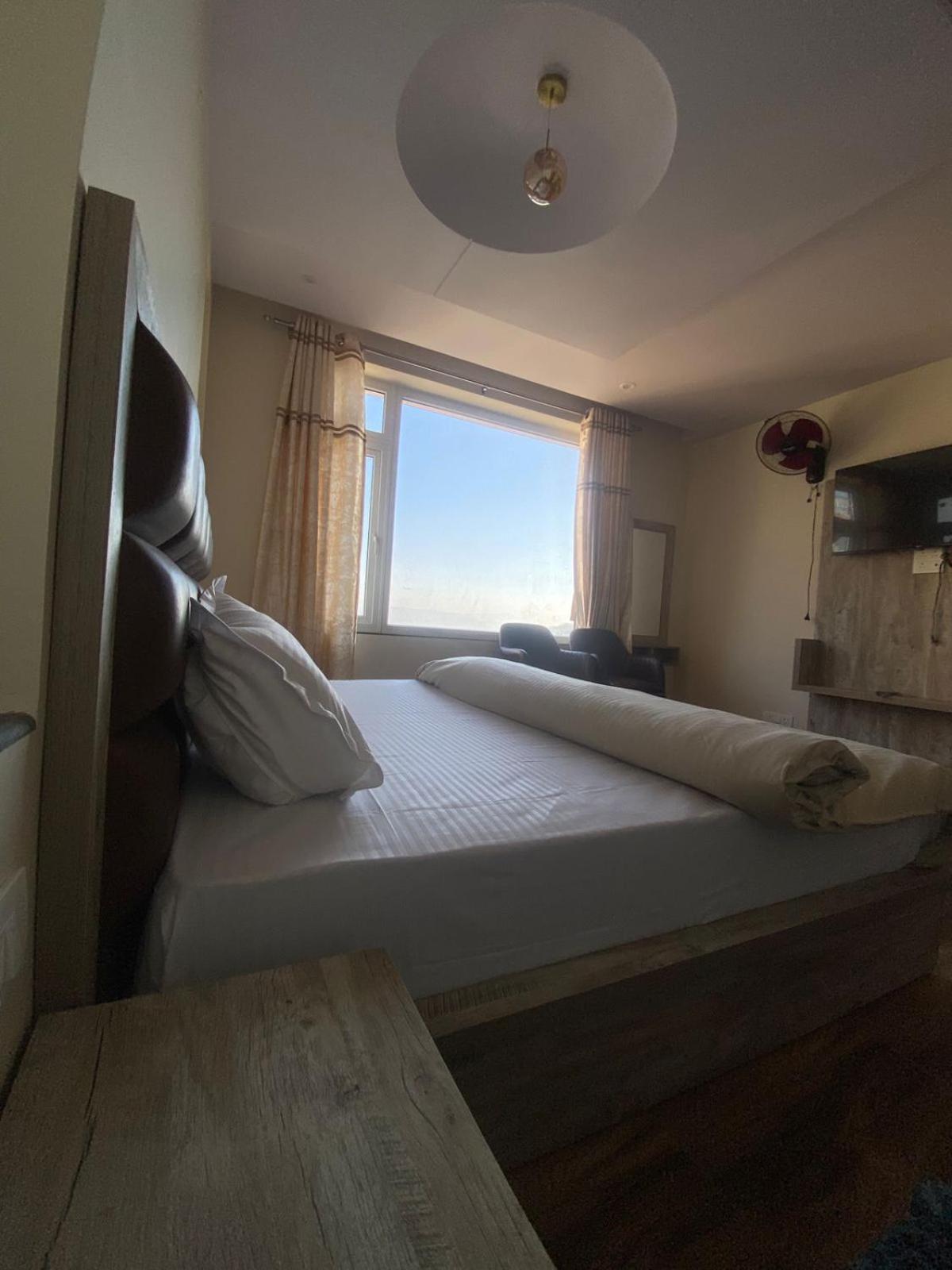 Harmony Heights Hotel Shimla Bagian luar foto