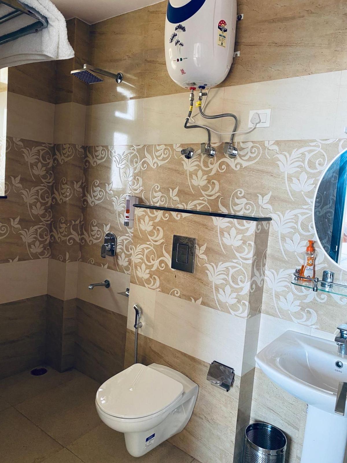 Harmony Heights Hotel Shimla Bagian luar foto
